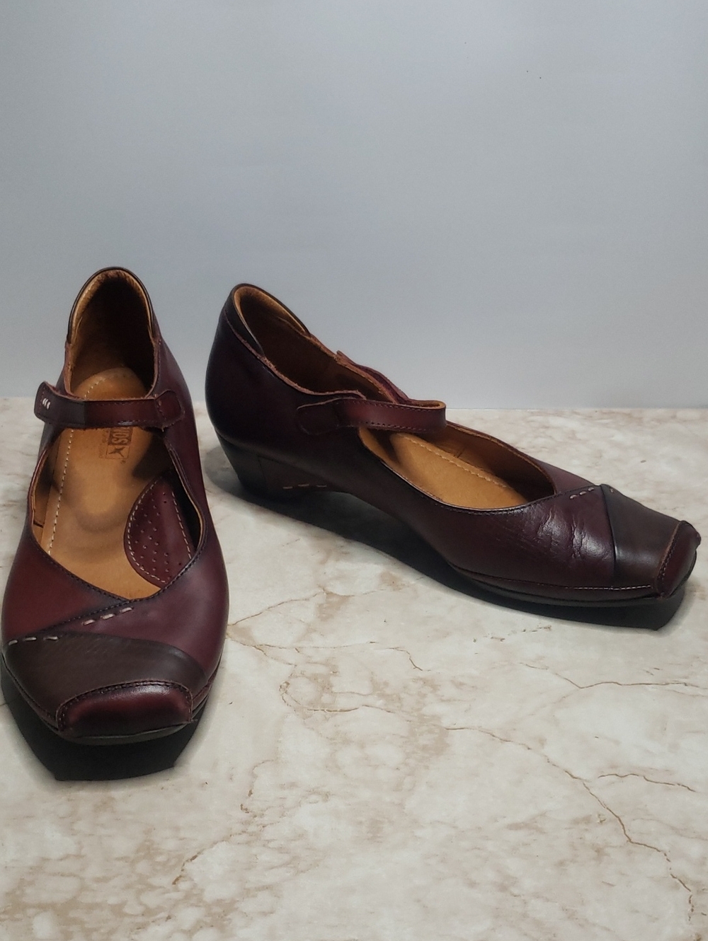 Pikolinos Women’s Mary Jane Wedge Pumps in Burgundy Size 41